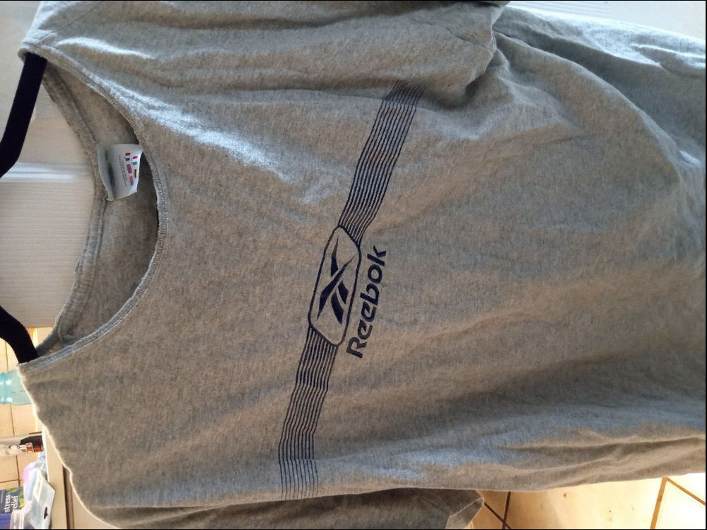 Reebok large men's T shirt